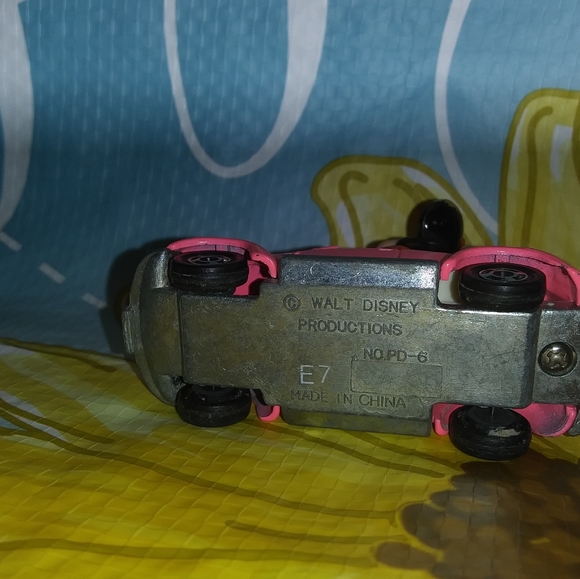 Vtg. Minnie Mouse Driving Pink VW. - Picture 5 of 5